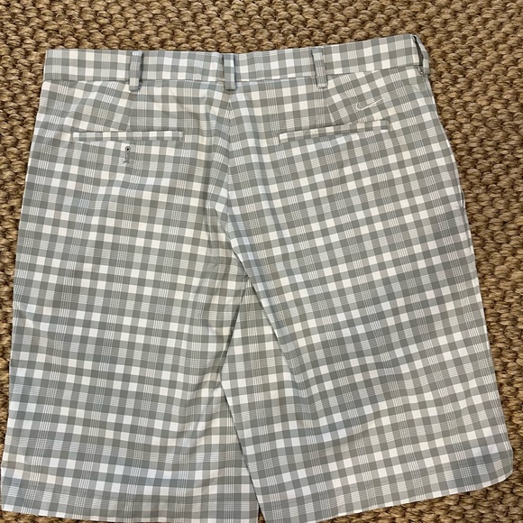 Nike golf men’s dri-fit shorts. Size 36 - Picture 5 of 5